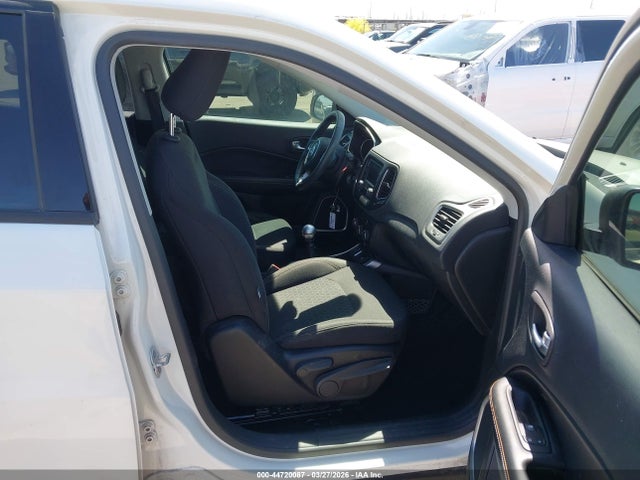 2017 JEEP NEW COMPASS 3C4NJCABXHT652465 Photo 4