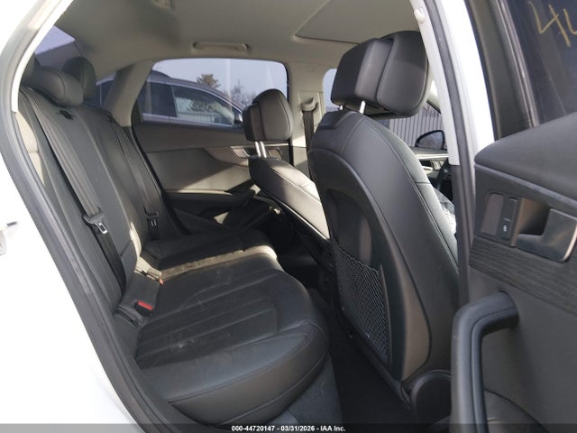 44720147 :رقم المزاد ، WAUDNAF47KN020669 vin ، 2019 Audi A4 45 Premium مزاد بيع
