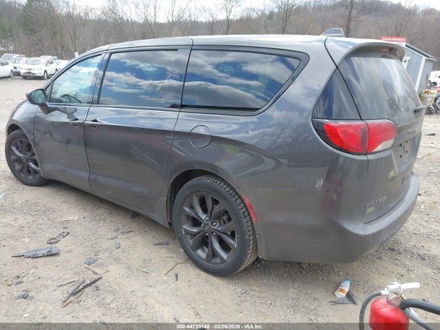 2018 CHRYSLER PACIFICA 2C4RC1FG0JR227382 Photo 2