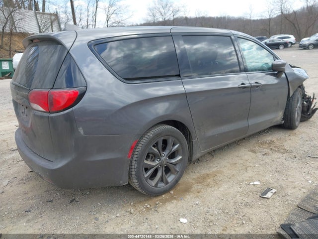 2018 CHRYSLER PACIFICA 2C4RC1FG0JR227382 Photo 3