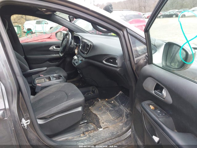 2018 CHRYSLER PACIFICA 2C4RC1FG0JR227382 Photo 4