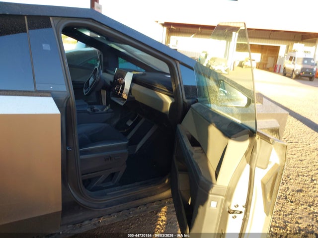 44720154 :رقم المزاد ، 7G2CEHED2SA073216 vin ، 2025 Tesla Cybertruck All-wheel Drive مزاد بيع