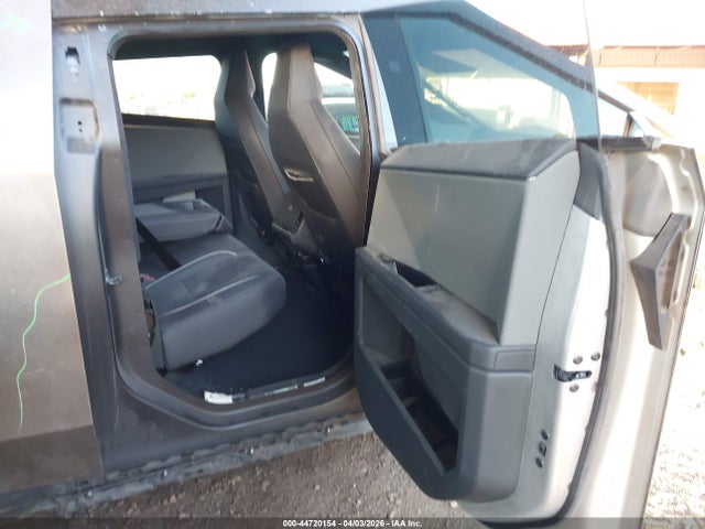 44720154 :رقم المزاد ، 7G2CEHED2SA073216 vin ، 2025 Tesla Cybertruck All-wheel Drive مزاد بيع