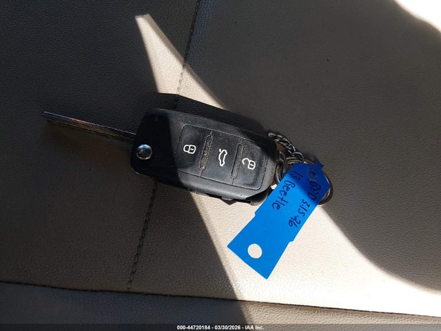 44720184 :رقم المزاد ، 3VW7T7AT1DM829554 vin ، 2013 Volkswagen Beetle 2.0t مزاد بيع