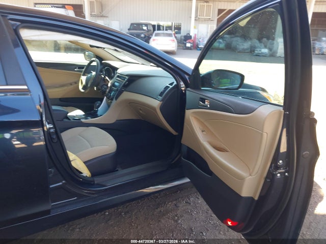 5NPEB4AC3EH946152 Hyundai SONATA GLS