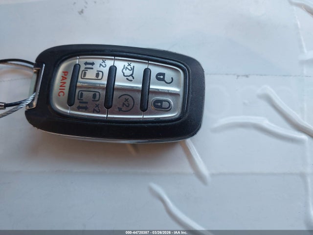 Продажа на аукционе авто 2024 Chrysler Pacifica Touring L, vin: 2C4RC1BG7RR152083, номер лота: 44720387
