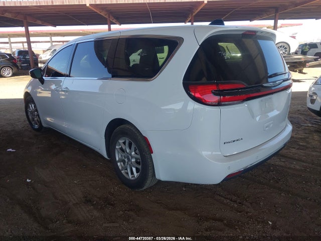 Продажа на аукционе авто 2024 Chrysler Pacifica Touring L, vin: 2C4RC1BG7RR152083, номер лота: 44720387