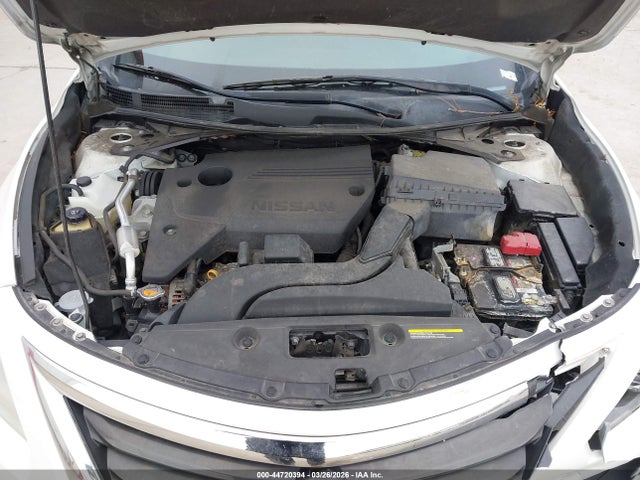 2015 Nissan Altima 2.5 S მანქანა იყიდება აუქციონზე, vin: 1N4AL3AP7FN915096, აუქციონის ნომერი: 44720394