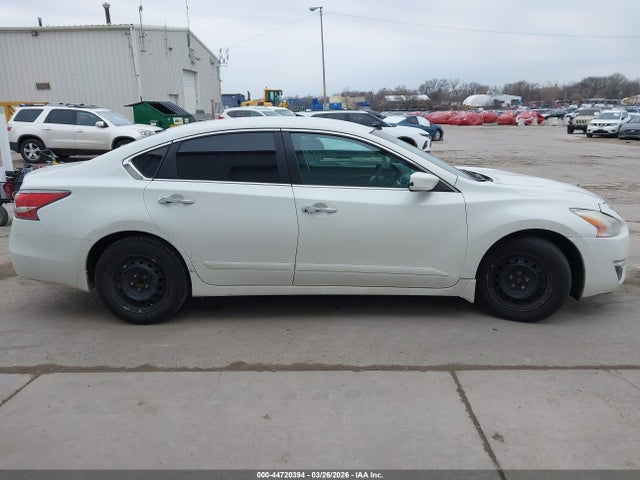 2015 Nissan Altima 2.5 S მანქანა იყიდება აუქციონზე, vin: 1N4AL3AP7FN915096, აუქციონის ნომერი: 44720394