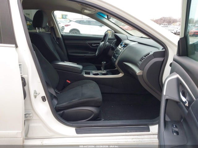 2015 Nissan Altima 2.5 S მანქანა იყიდება აუქციონზე, vin: 1N4AL3AP7FN915096, აუქციონის ნომერი: 44720394