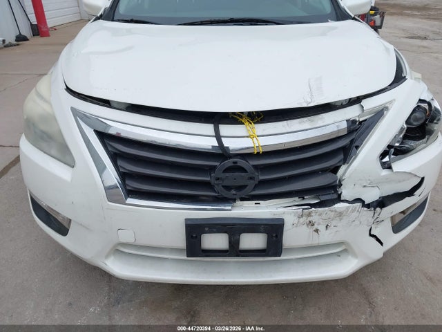 2015 Nissan Altima 2.5 S მანქანა იყიდება აუქციონზე, vin: 1N4AL3AP7FN915096, აუქციონის ნომერი: 44720394