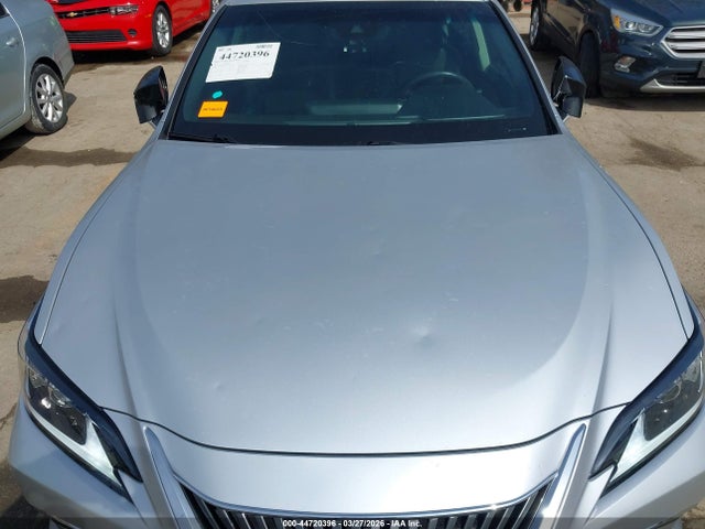 44720396 :رقم المزاد ، 58ADA1C19MU005497 vin ، 2021 Lexus Es 300h مزاد بيع