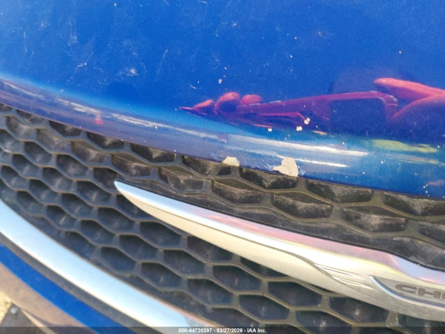 44720397 :رقم المزاد ، 1C3CCCCB7FN742592 vin ، 2015 Chrysler 200 C مزاد بيع