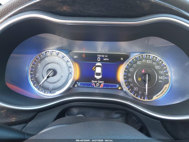 44720397 :رقم المزاد ، 1C3CCCCB7FN742592 vin ، 2015 Chrysler 200 C مزاد بيع