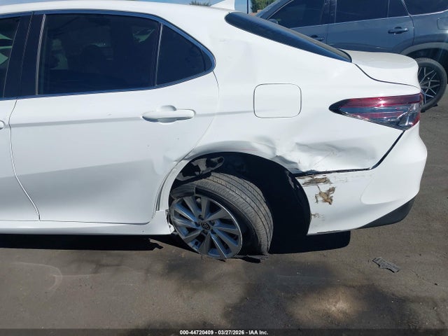 Toyota CAMRY LE 2022 4T1C11AK7NU075810 Image 6