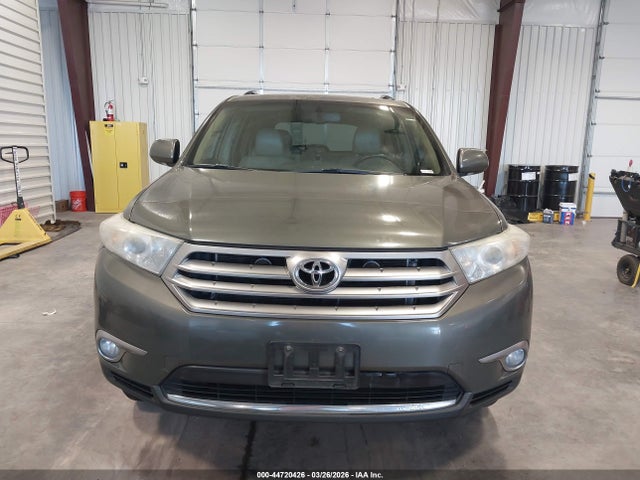 2013 Toyota Highlander Limited V6 მანქანა იყიდება აუქციონზე, vin: 5TDDK3EHXDS215464, აუქციონის ნომერი: 44720426