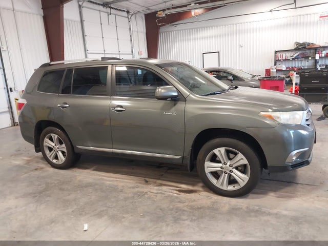 2013 Toyota Highlander Limited V6 მანქანა იყიდება აუქციონზე, vin: 5TDDK3EHXDS215464, აუქციონის ნომერი: 44720426
