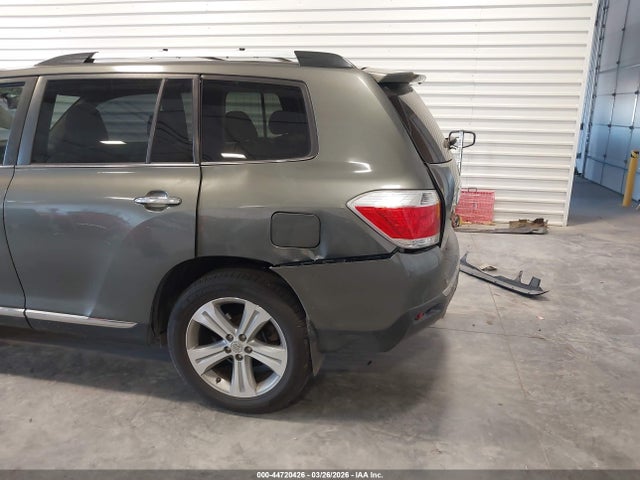 2013 Toyota Highlander Limited V6 მანქანა იყიდება აუქციონზე, vin: 5TDDK3EHXDS215464, აუქციონის ნომერი: 44720426