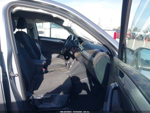 44720443 :رقم المزاد ، 3VV1B7AX3NM028383 vin ، 2022 Volkswagen Tiguan 2.0t S مزاد بيع