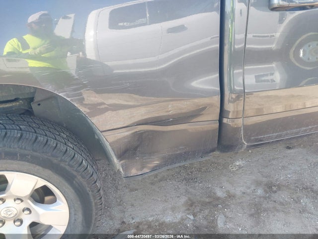 1C6RREBT5NN125451 RAM 1500 Big Horn 4x2 6&#039;4 Box