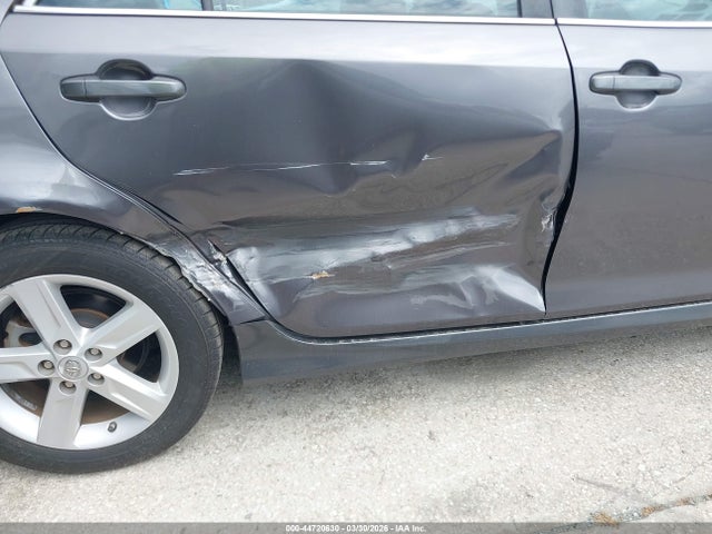 2014 TOYOTA CAMRY 4T1BF1FK4EU836931 Photo 5