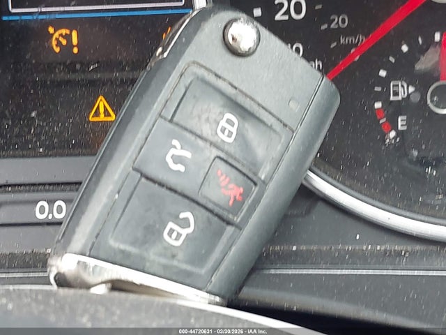 44720631 :رقم المزاد ، 3VV2B7AX7JM162442 vin ، 2018 Volkswagen Tiguan 2.0t Se/2.0t Sel مزاد بيع
