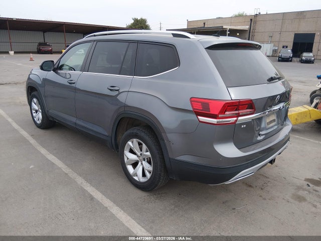 Продажа на аукционе авто 2018 Volkswagen Atlas 3.6l V6 Se, vin: 1V2KR2CA7JC587830, номер лота: 44720691