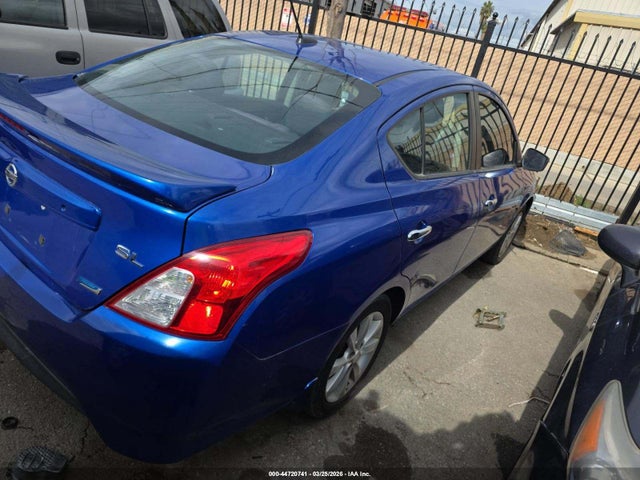 44720741 :رقم المزاد ، 3N1CN7AP5FL803582 vin ، 2015 Nissan Versa 1.6 Sl مزاد بيع