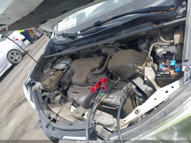 Toyota RAV4 LE 2017 JTMZFREV2HJ107944 Image 10