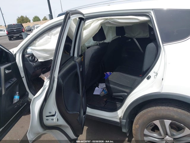 Toyota RAV4 LE 2017 JTMZFREV2HJ107944 Image 8