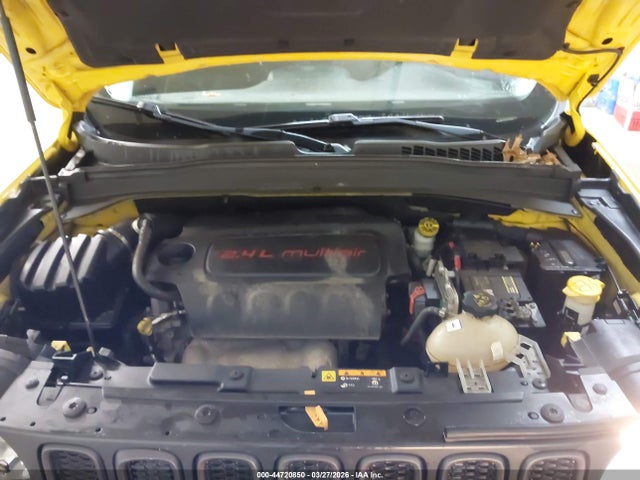44720850 :رقم المزاد ، ZACCJBCTXGPC69932 vin ، 2016 Jeep Renegade Trailhawk مزاد بيع