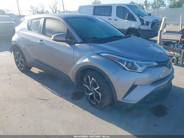 Toyota C-HR XLE 2019 JTNKHMBX3K1036065 Image 1