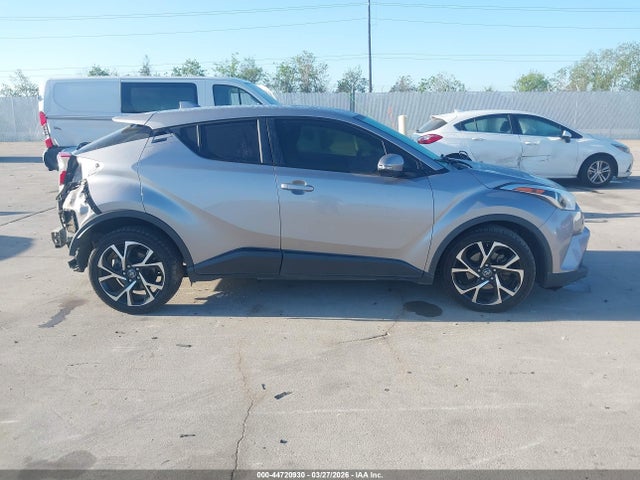 Toyota C-HR XLE 2019 JTNKHMBX3K1036065 Image 13