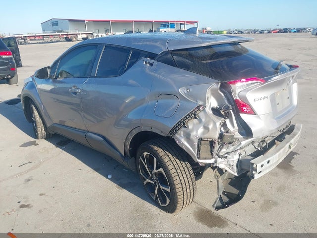 Toyota C-HR XLE 2019 JTNKHMBX3K1036065 Image 3