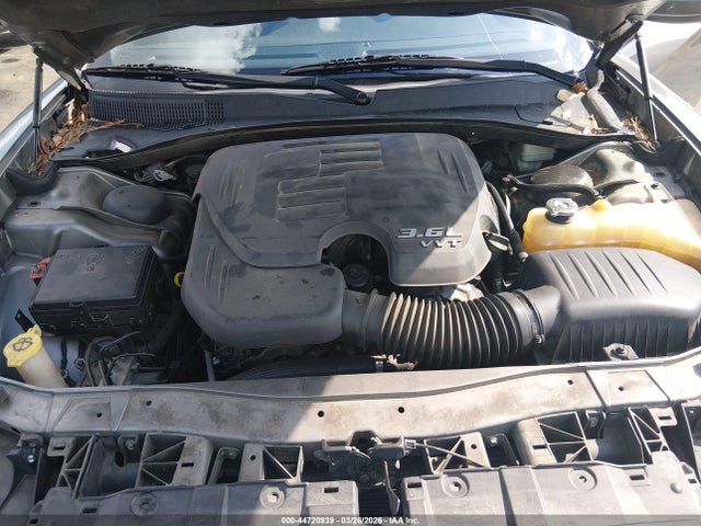 44720939 :رقم المزاد ، 2B3CL3CG4BH577130 vin ، 2011 Dodge Charger مزاد بيع