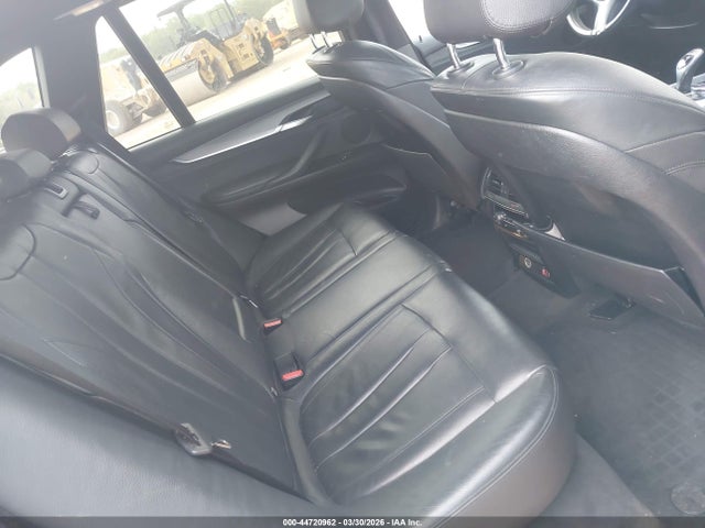 44720962 :رقم المزاد ، 5UXKR0C52F0K61403 vin ، 2015 Bmw X5 Xdrive35i مزاد بيع