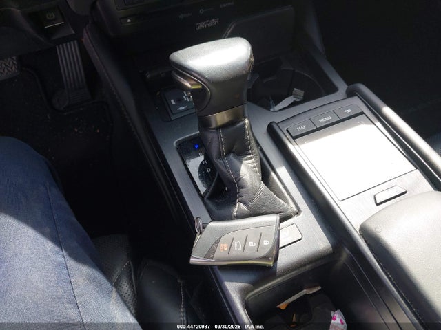 44720987 :رقم المزاد ، 58AEA1C10MU006932 vin ، 2021 Lexus Es 300h Luxury مزاد بيع