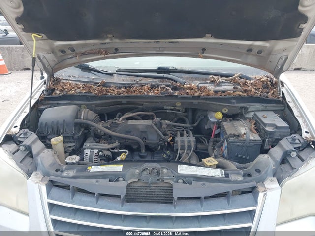 44720998 :رقم المزاد ، 2A4RR5D11AR347352 vin ، 2010 Chrysler Town & Country Touring مزاد بيع