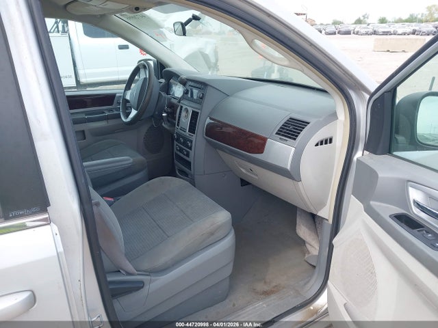 44720998 :رقم المزاد ، 2A4RR5D11AR347352 vin ، 2010 Chrysler Town & Country Touring مزاد بيع