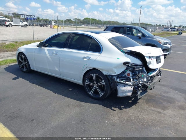 44721123 :رقم المزاد ، W1KAF4GB8PR089670 vin ، 2023 Mercedes-benz C 300 Sedan مزاد بيع