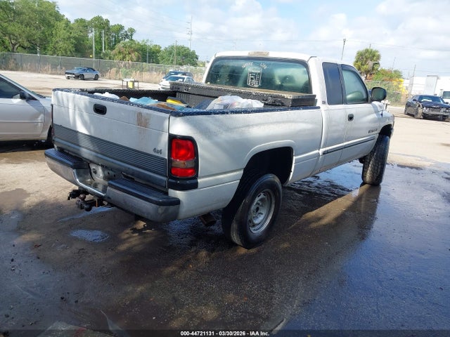 44721131 :رقم المزاد ، 3B7HF13ZXYG158046 vin ، 2000 Dodge Ram 1500 St مزاد بيع