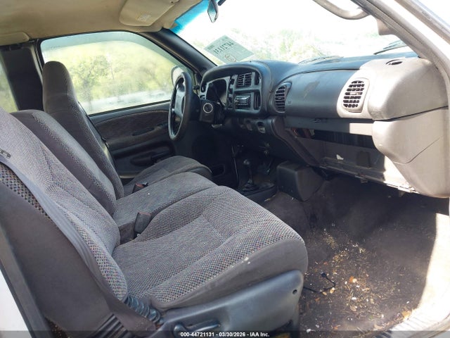 44721131 :رقم المزاد ، 3B7HF13ZXYG158046 vin ، 2000 Dodge Ram 1500 St مزاد بيع
