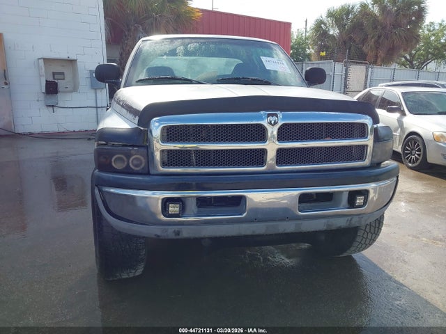44721131 :رقم المزاد ، 3B7HF13ZXYG158046 vin ، 2000 Dodge Ram 1500 St مزاد بيع