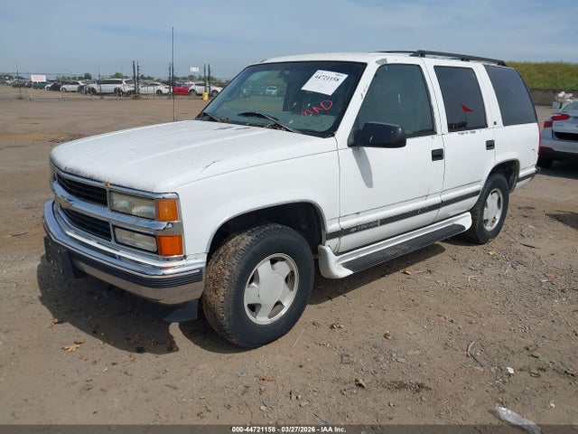 1999 CHEVROLET TAHOE 1GNEK13R1XJ423231 Photo 1