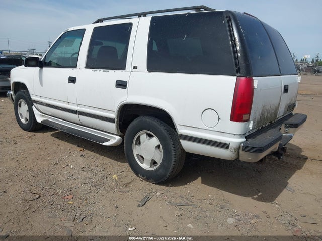 1999 CHEVROLET TAHOE 1GNEK13R1XJ423231 Photo 2