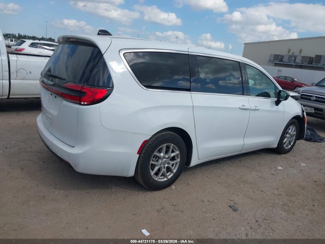 2024 CHRYSLER PACIFICA 2C4RC1BG6RR146422 Photo 3