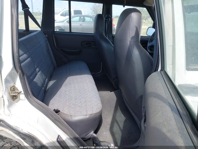 44721189 :رقم المزاد ، 1J4FF28S51L522367 vin ، 2001 Jeep Cherokee Se مزاد بيع