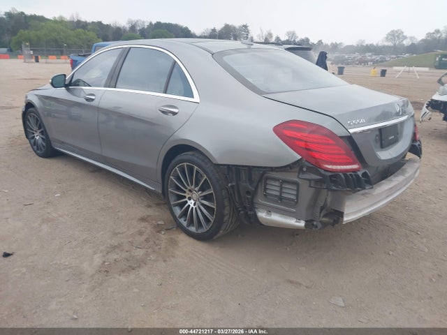 2015 MERCEDES-BENZ S 550 WDDUG8CBXFA203169 Photo 2