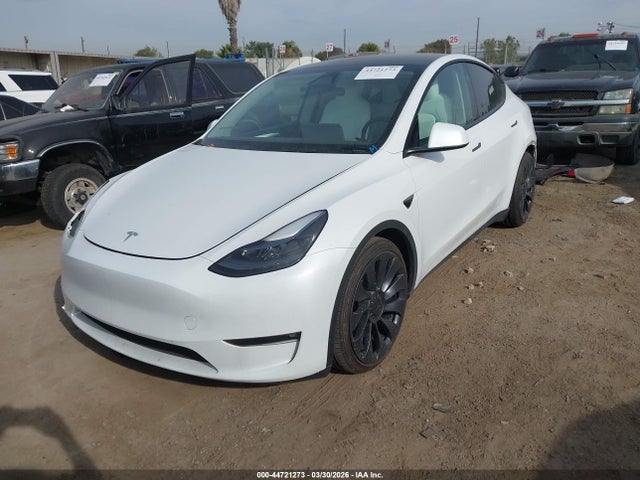 2024 Tesla Model Y Performance Dual Motor All-wheel Drive მანქანა იყიდება აუქციონზე, vin: 7SAYGDEF9RF061075, აუქციონის ნომერი: 44721273