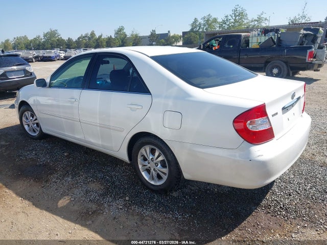 2004 TOYOTA CAMRY 4T1BF32K74U079748 Photo 2